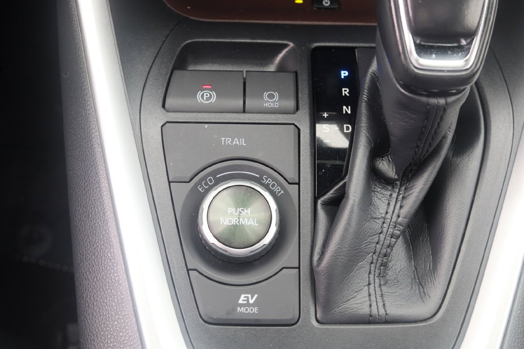 Used 2023 Toyota RAV4 Limited AWD/4WD image 18