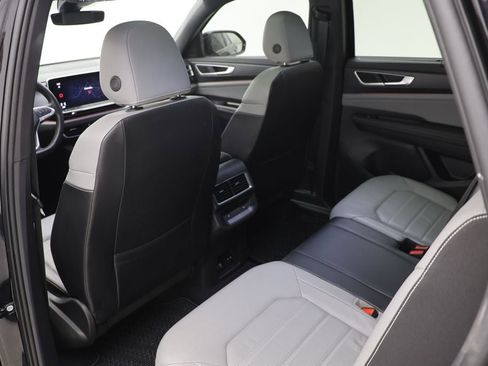 Used 2024 Volkswagen Atlas Cross Sport SEL R-Line image 11