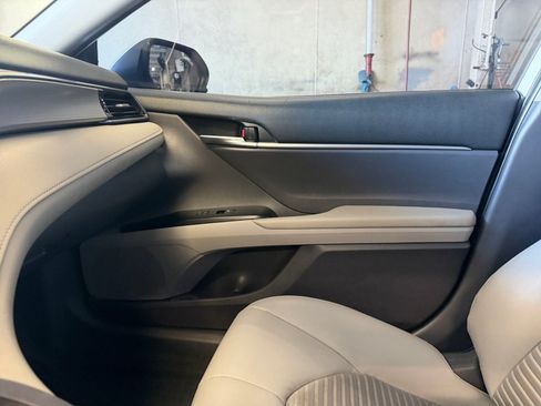 Certified 2019 Toyota Camry SE FWD image 33