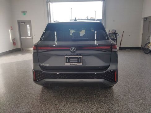 New 2026 Volkswagen Tiguan SE R-Line AWD/4WD image 4