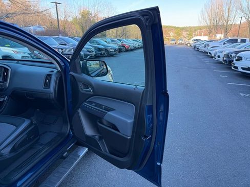 Used 2019 Chevrolet Colorado Z71 AWD/4WD image 23