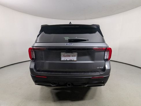 Used 2025 Ford Explorer ST-Line w/ ST-Line Street Pack image 6
