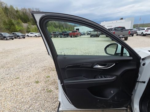 Used 2023 Buick Envision Preferred image 7