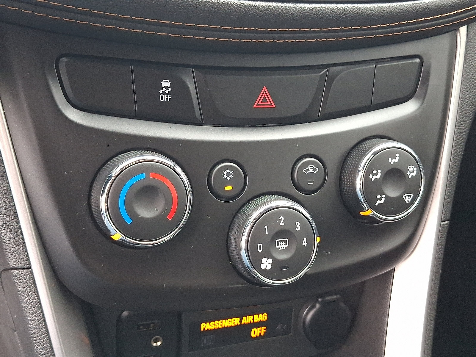 Used 2020 Chevrolet Trax LS AWD/4WD image 16