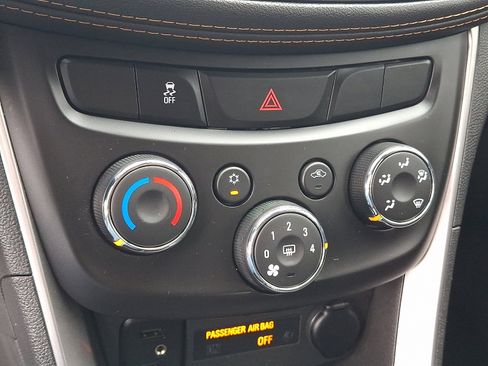 Used 2020 Chevrolet Trax LS image 16