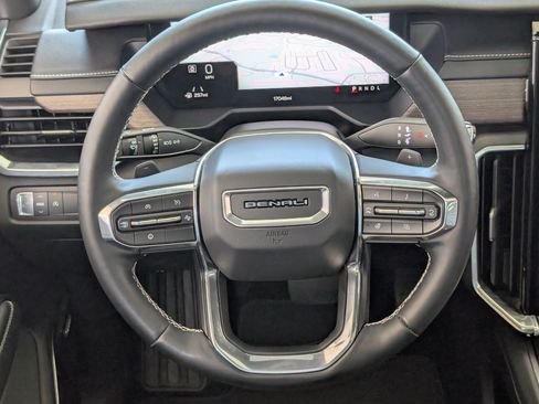 Used 2024 GMC Acadia Denali FWD image 27