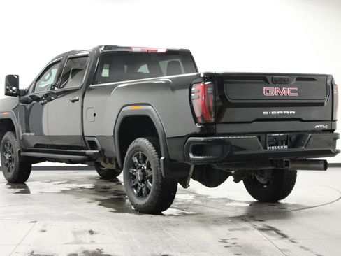Used 2024 GMC Sierra 2500 AT4 image 6