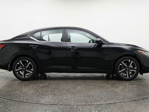 Used 2025 Nissan Sentra SV image 11