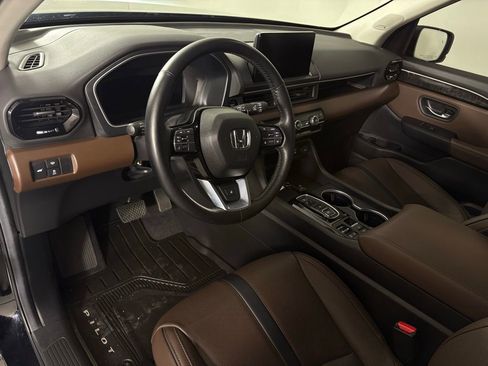 Used 2025 Honda Pilot Elite image 17