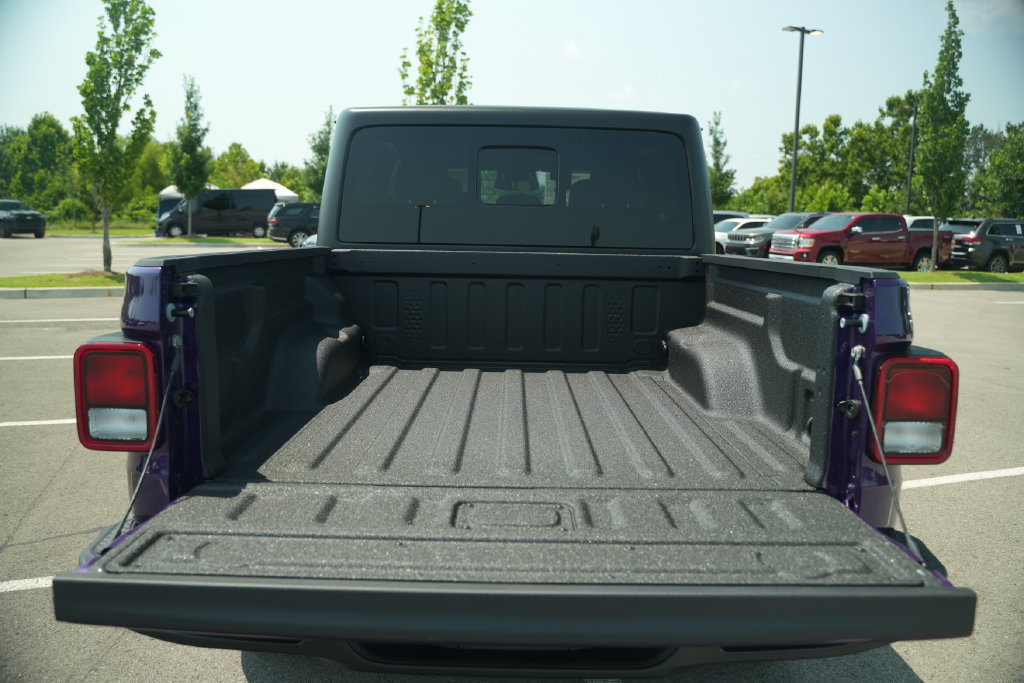 New 2026 Jeep Gladiator Sport AWD/4WD image 15