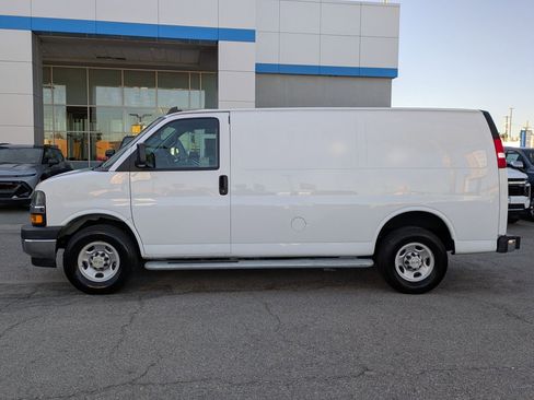 Used 2024 Chevrolet Express 2500 w/ Driver Convenience Package image 8