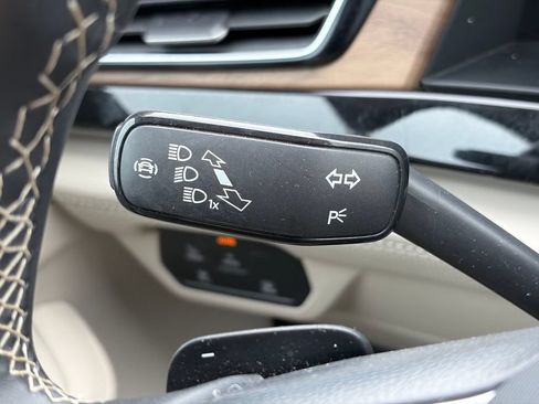 Used 2025 Volkswagen Atlas SE AWD/4WD image 25