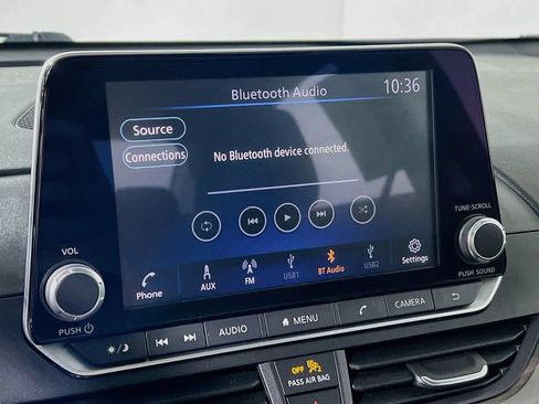 Used 2025 Nissan Altima 2.5 SV FWD image 13