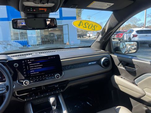 Certified 2024 Chevrolet Colorado ZR2 w/ ZR2 Convenience Package III image 34