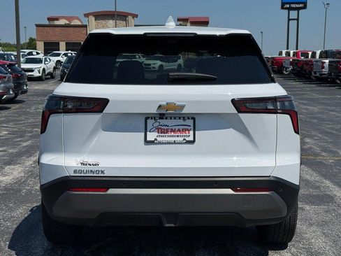 Used 2026 Chevrolet Equinox LT w/ Safety and Technology Package FWD image 4