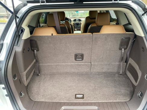 Used 2017 Buick Enclave Leather w/ Trailering Package FWD image 8