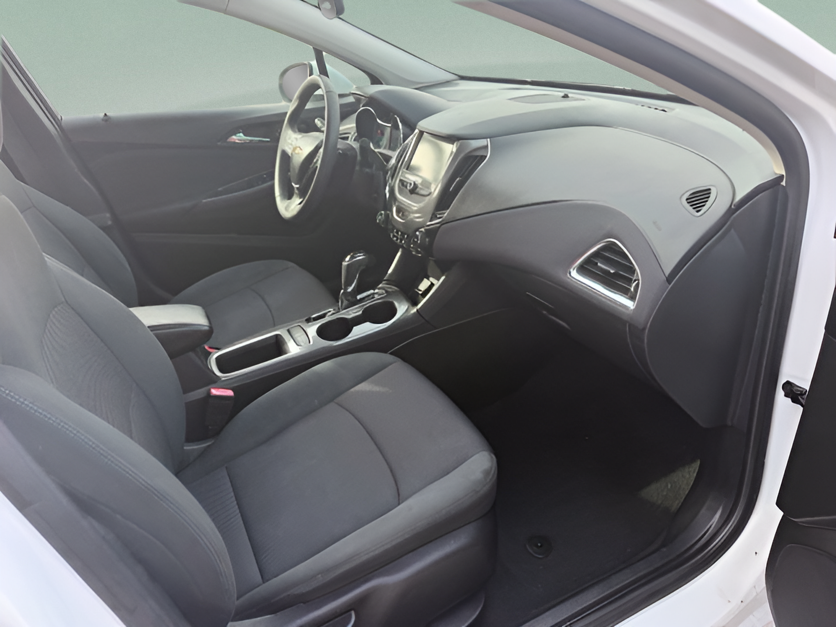Used 2017 Chevrolet Cruze LT w/ Convenience Package FWD image 27