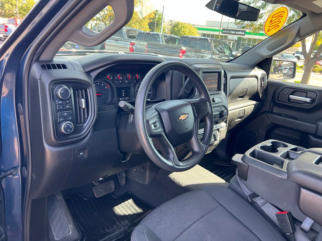 Used 2020 Chevrolet Silverado 1500 Custom w/ Custom Value Package AWD/4WD image 17