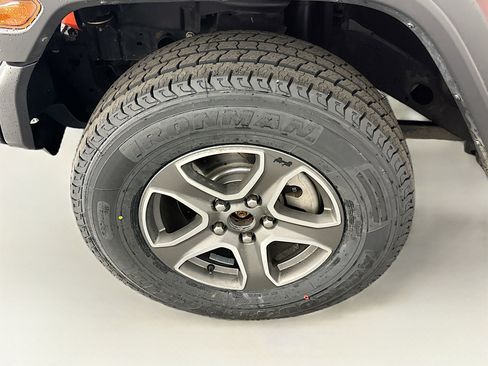 Used 2018 Jeep Wrangler Unlimited Sport S image 11