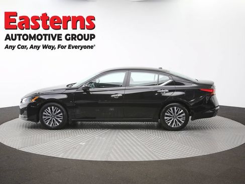 Used 2023 Nissan Altima 2.5 SV FWD image 59