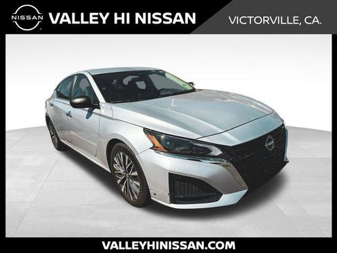 Certified 2024 Nissan Altima 2.5 SV FWD image 1