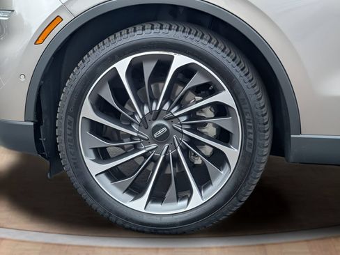 Used 2020 Lincoln Aviator Reserve w/ Equipment Group 202A AWD/4WD image 16