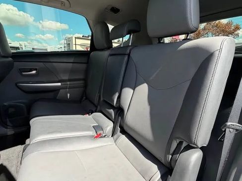Used 2012 Toyota Prius V Five image 7
