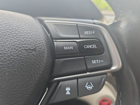 Used 2018 Honda Accord EX-L image 17