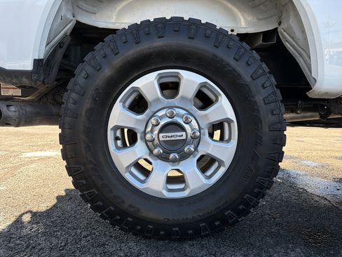 Used 2023 Ford F250 XLT w/ FX4 Off-Road Package image 32