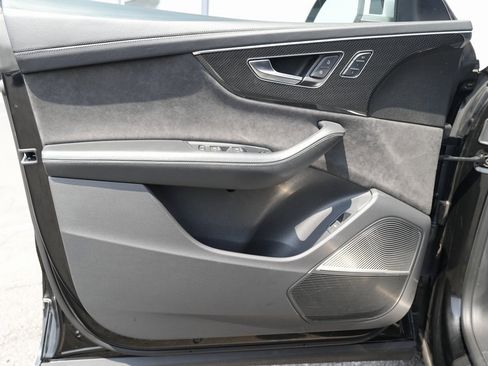 Used 2022 Audi SQ8 Prestige w/ Prestige Package image 27