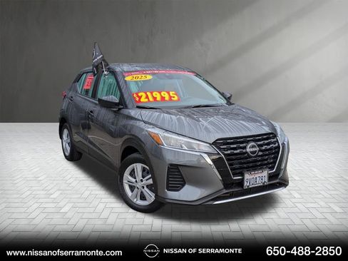 Certified 2025 Nissan Kicks Play S image 1