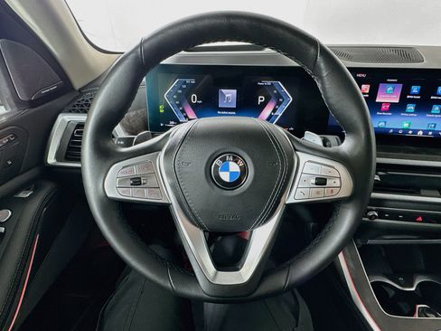 Used 2024 BMW X7 xDrive40i AWD/4WD image 11