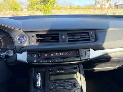 Used 2013 Lexus CT 200h FWD image 25
