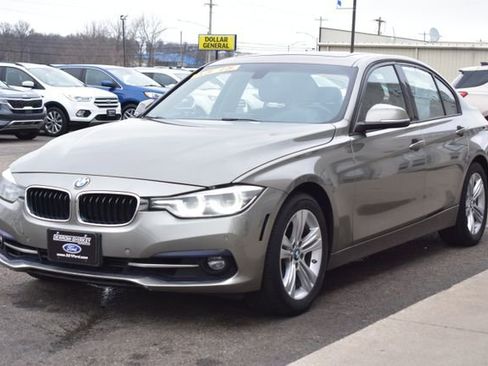 Used 2016 BMW 328i xDrive Sedan w/ Technology Package AWD/4WD image 12