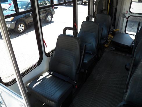 Used 2011 Ford E-350 and Econoline 350 Super Duty w/ Shuttle Bus Prep Pkg RWD image 13