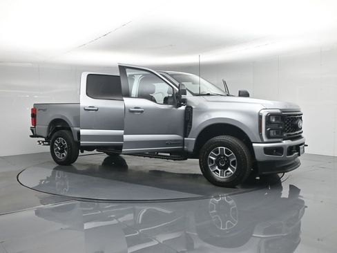 Used 2024 Ford F250 Lariat w/ Sport Appearance Package AWD/4WD image 37