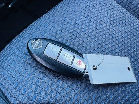 Used 2009 Nissan Versa SL w/ Convenience Pkg image 37