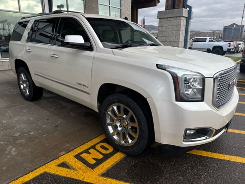Used 2015 GMC Yukon Denali w/ Touring Package image 3