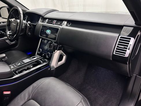 Used 2020 Land Rover Range Rover HSE image 18
