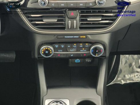Certified 2022 Ford Escape SE w/ Cold Weather Package AWD/4WD image 21