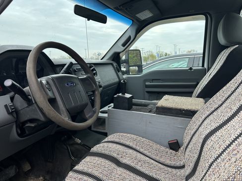 Used 2012 Ford F350 XL w/ Camper Pkg AWD/4WD image 6