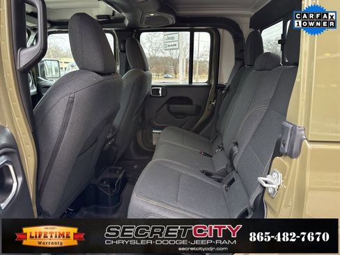 Used 2025 Jeep Gladiator Nighthawk image 21