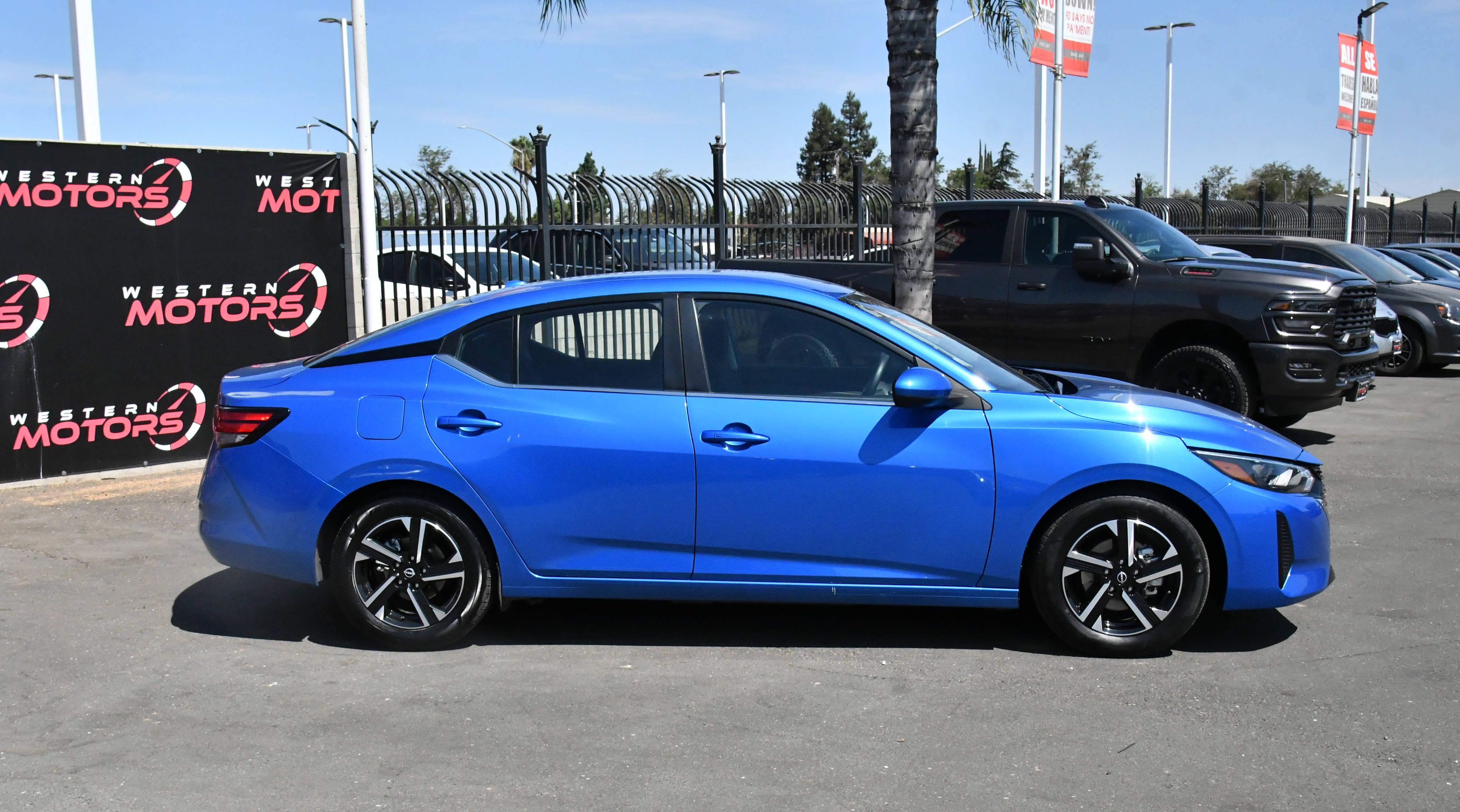Used 2025 Nissan Sentra SV FWD image 9