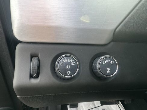 Used 2019 GMC Yukon SLE w/ SLE Value Package image 14