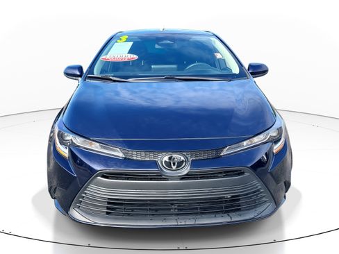 Certified 2023 Toyota Corolla LE image 2
