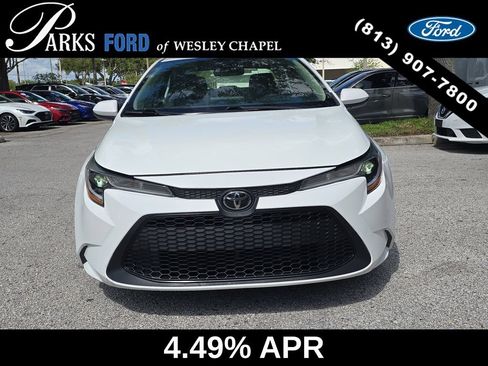 Used 2022 Toyota Corolla LE FWD image 3