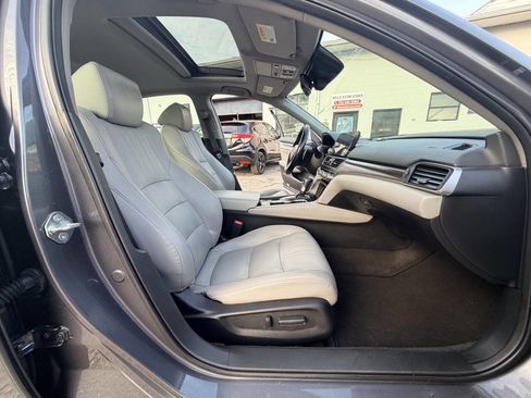 Used 2018 Honda Accord Touring image 30