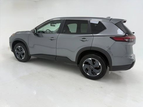 Used 2025 Nissan Rogue SV image 37