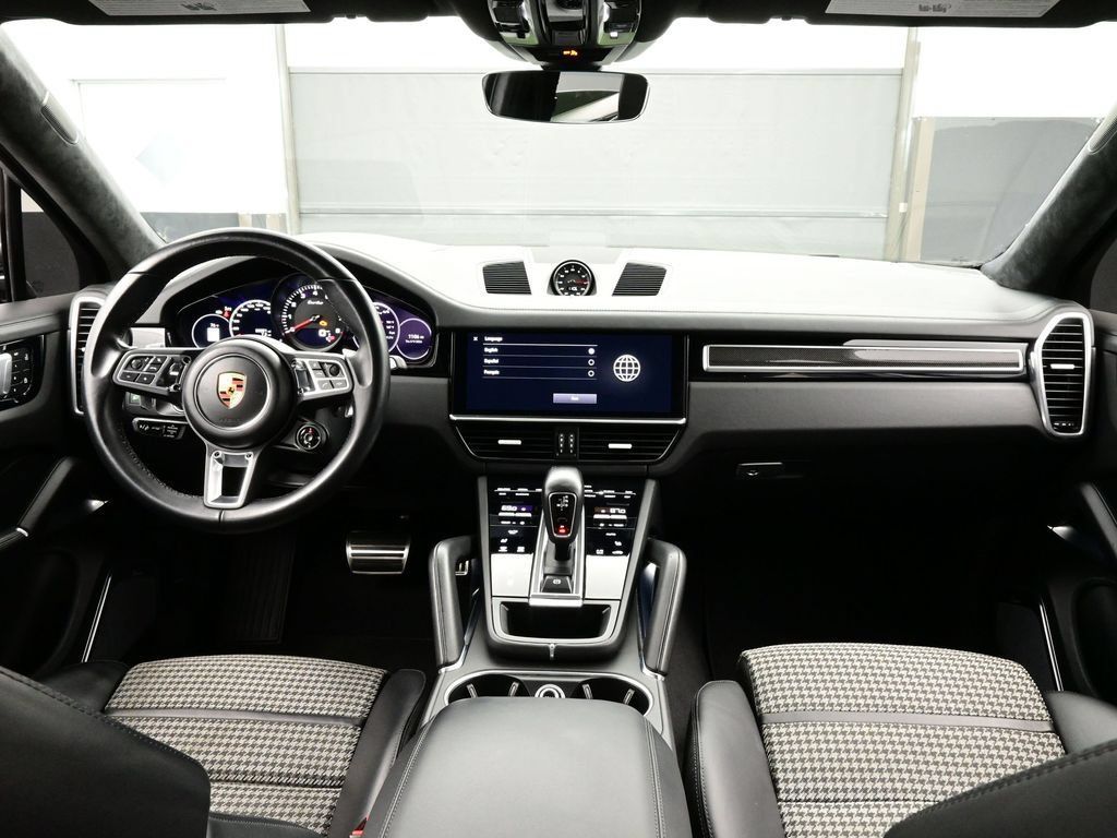 Certified 2022 Porsche Cayenne Turbo AWD/4WD image 14