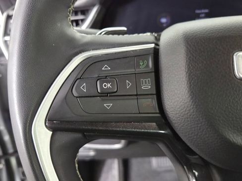 Used 2023 Jeep Grand Cherokee L Laredo image 18